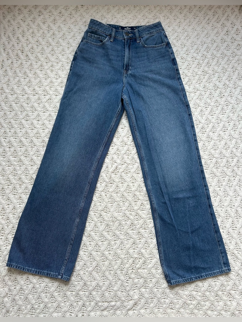 Hollister Ultra High-Rise Baggy Jean